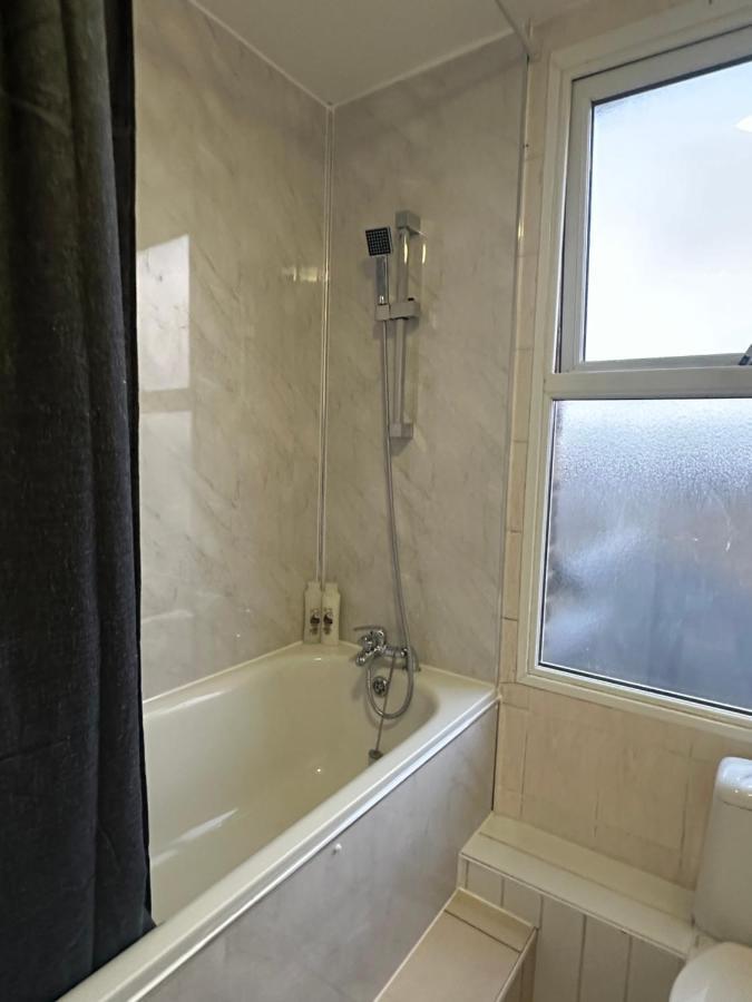 Beautiful Studio Apartment No4 Forest Road Londres Extérieur photo
